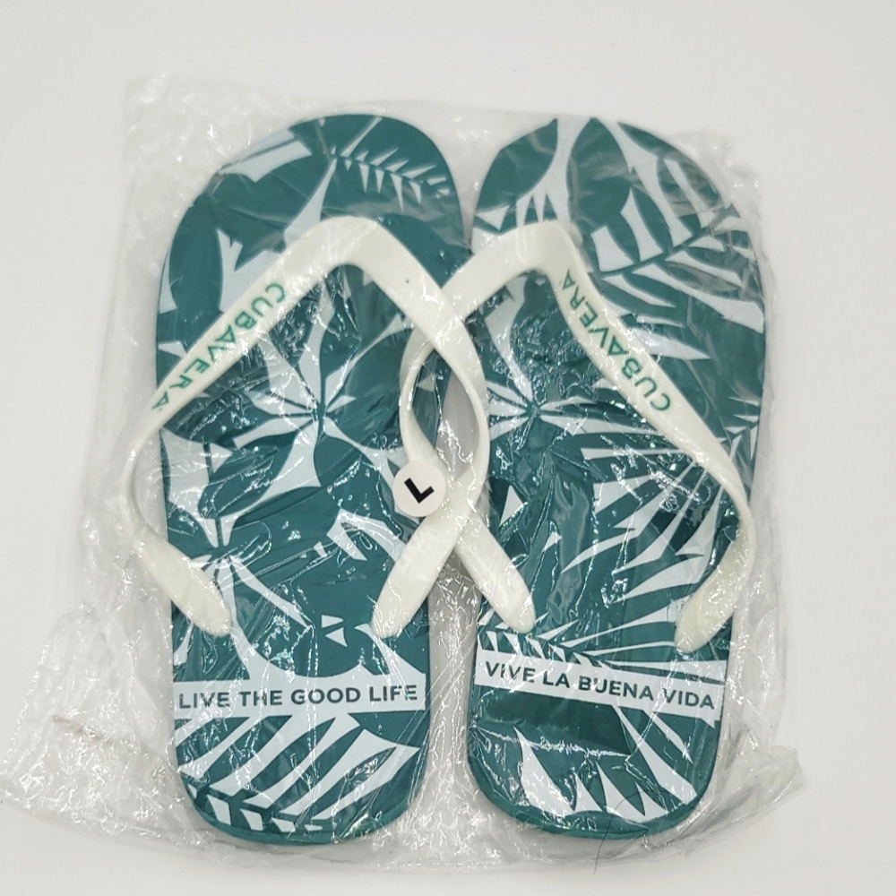 Cubavera Print Flip Flops in Green and White